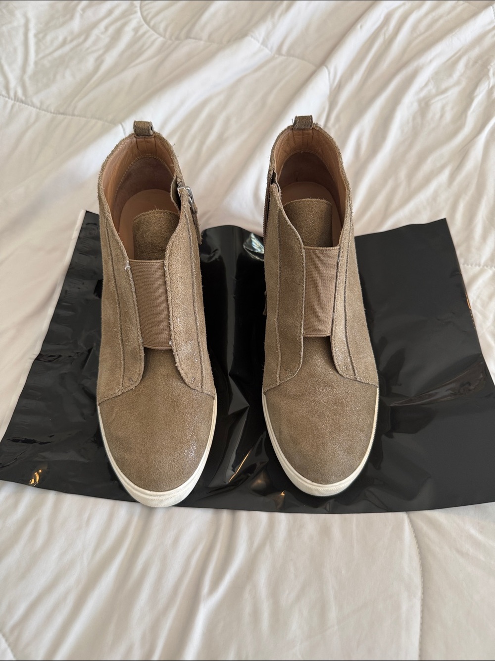 Paolo Women's Suede Chukka Boots in Light Taupe